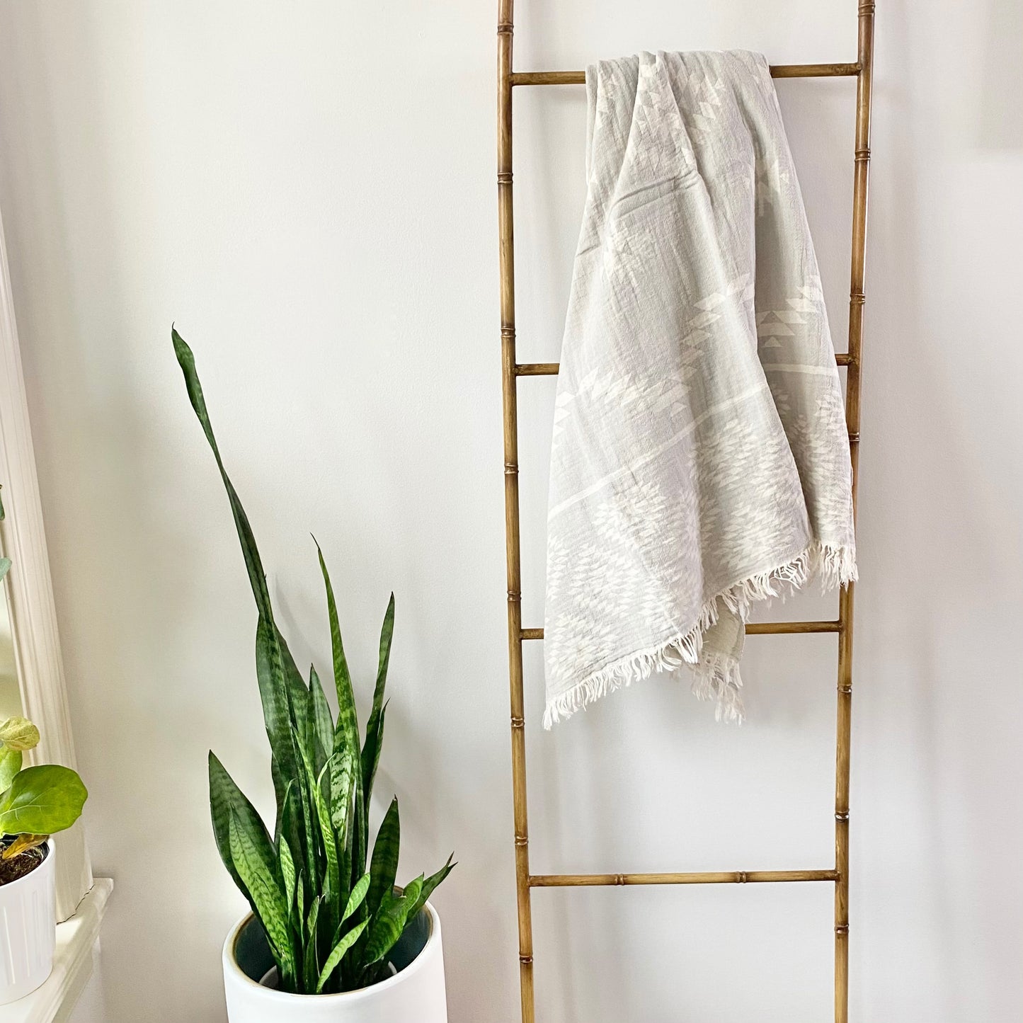 The Bali Towel | 100% Organic Cotton | Cloud Grey | The Artisans Loft Canada | Turkish Towel